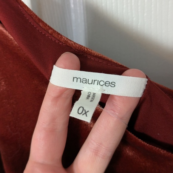 NWT Maurices Velvet Camisole Tank Top Sleeveless Maroon V Neck Casual Size 0X‎ - Picture 3 of 8
